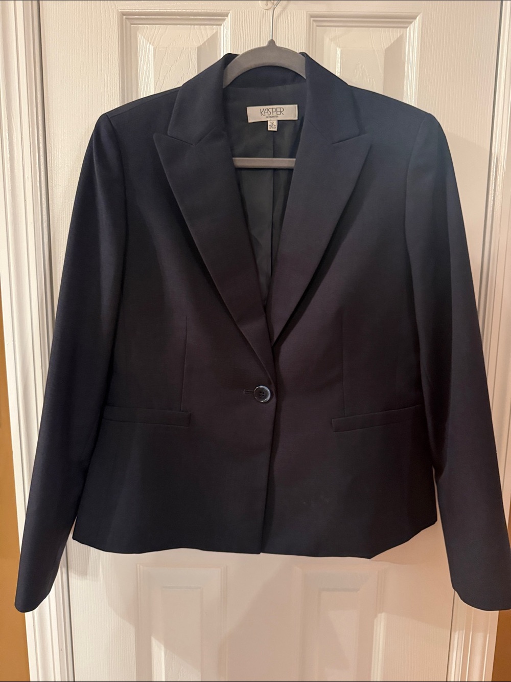 Kasper Black Single-Button Tailored Blazer